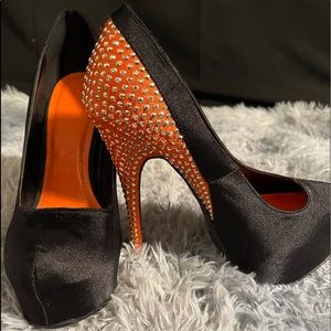 Liliana orange and black heels